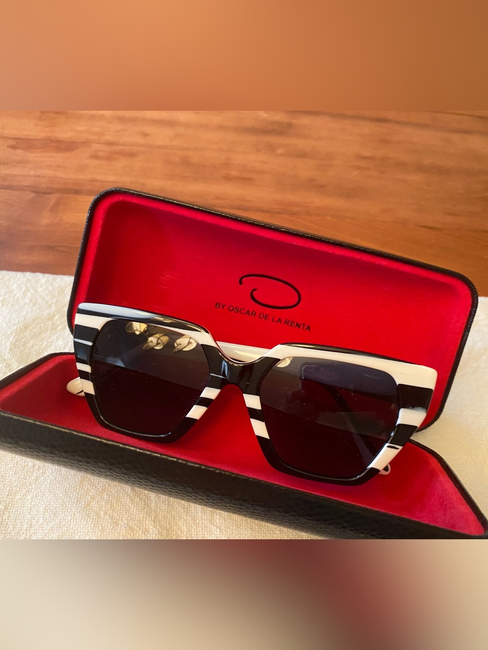 New Oscar de la Renta Black and White Striped Square Sunglasses with Dark Lenses